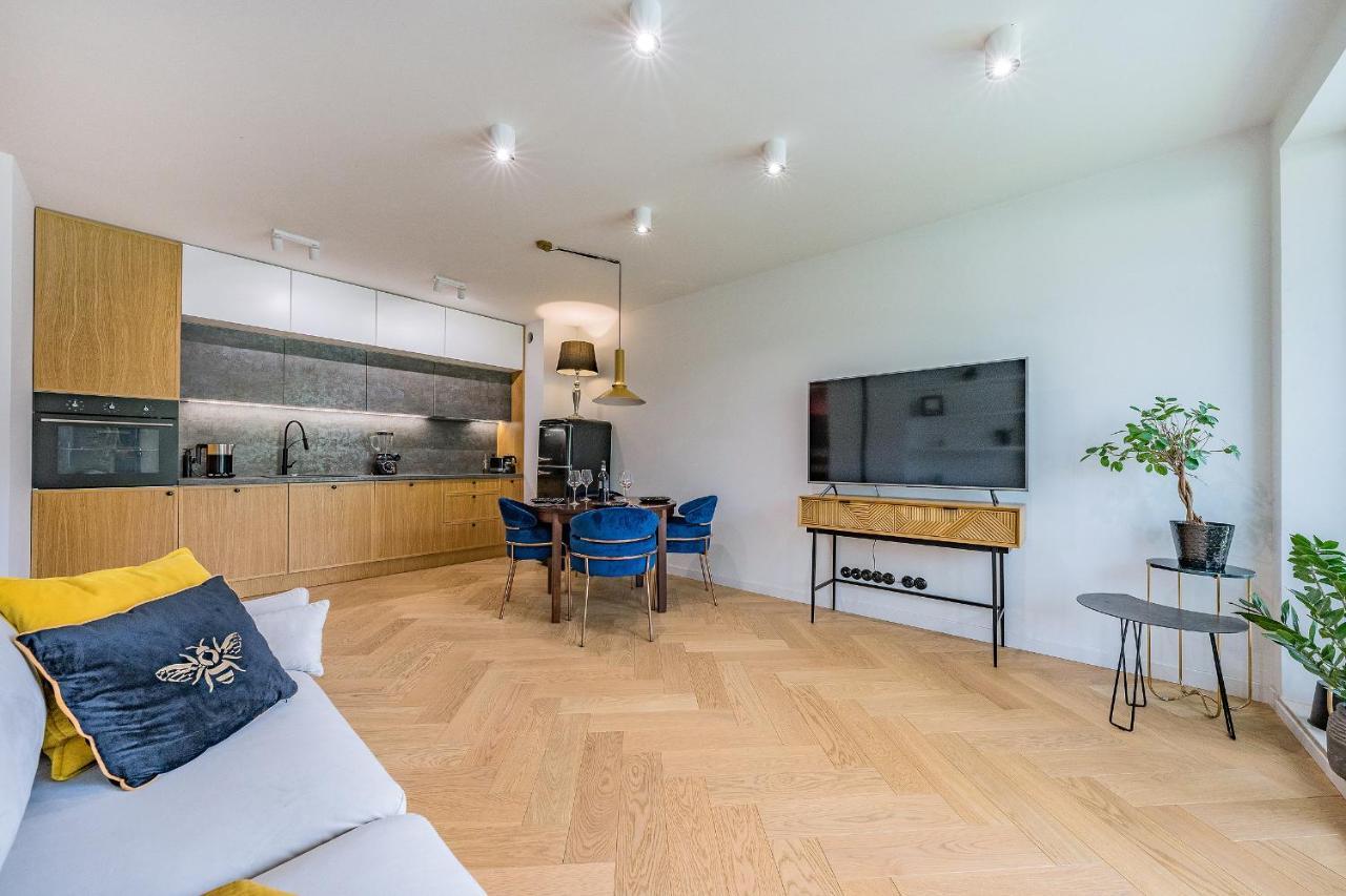 Hello Apartments Chmielna With Private Parking And Balcony Гданск Екстериор снимка