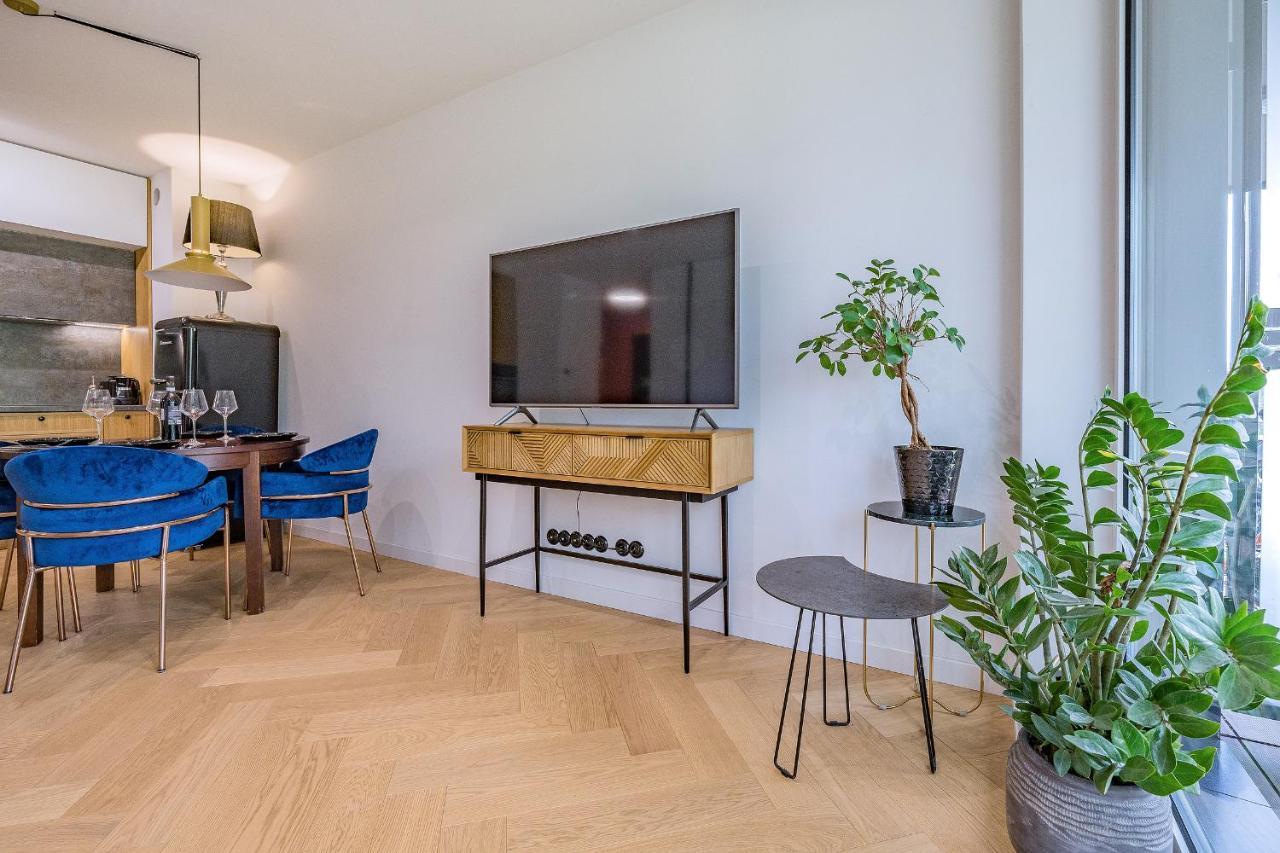 Hello Apartments Chmielna With Private Parking And Balcony Гданск Екстериор снимка